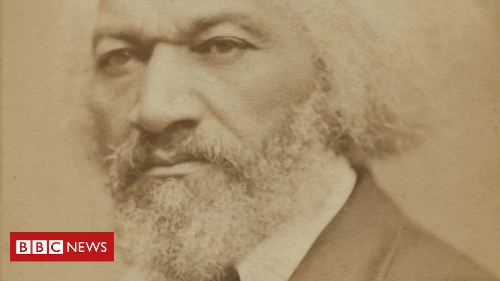 Frederick Douglass: Historic US black activists statue toppled