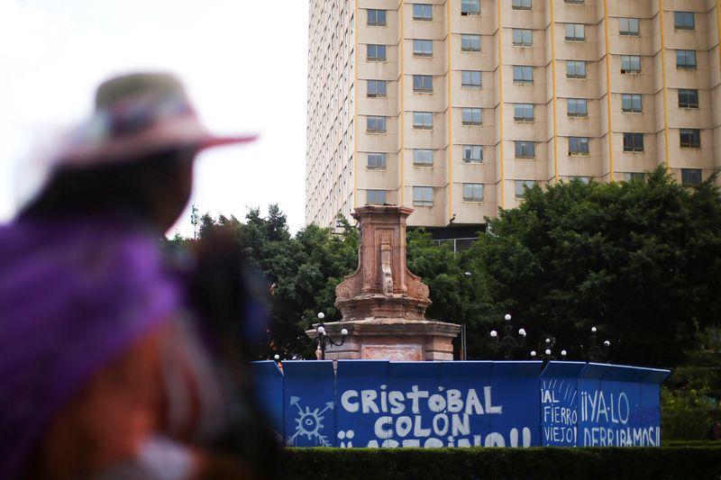 Mexico removes Columbus statue ahead of annual protest – Reuters UK