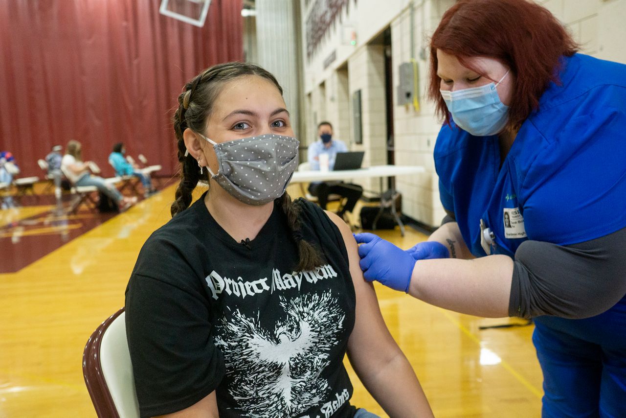 Many Ohio teens relieved to complete vaccination after pandemic upended high school