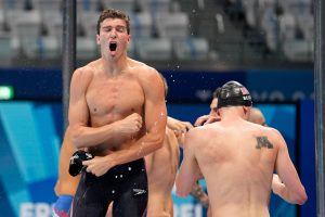 Butler County native Zach Apple helps U.S. win gold in 4x100m freestyle relay