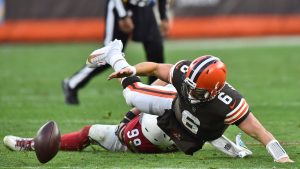 Browns RB Hunt out weeks with calf injury, Mayfield TBD