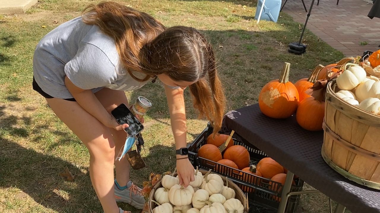 University of Dayton offers farmers market for students