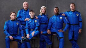 NFL, TV’s Strahan flies in space with astronaut’s daughter