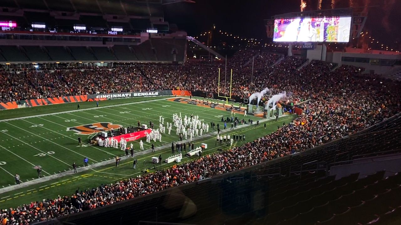 Bengals players, fans, coaches celebrate at Fan Rally