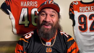 Former Bengals player welcomes fans at his LA restaurant