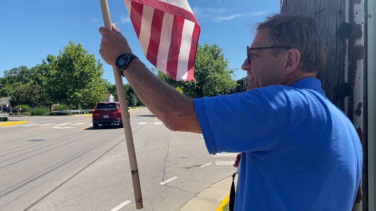 Volunteers ensure cyclists are safe in Race Across America