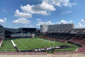 Read more about the article University of Cincinnati Bearcats football sells out of season tickets