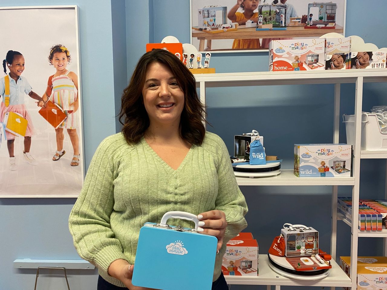 Ohio mom creates portable playhouses, donates to foster youth