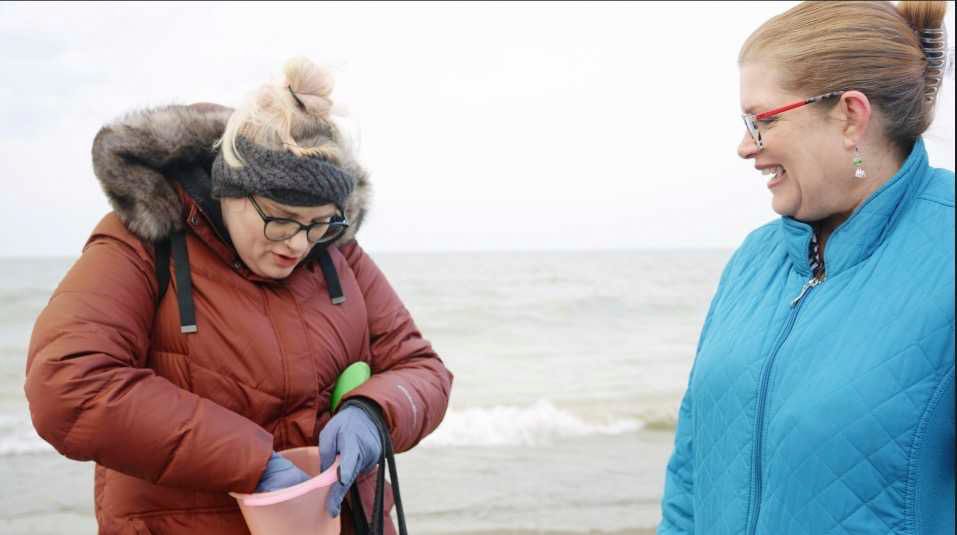 You are currently viewing Exploring Ohio: Collecting beach glass