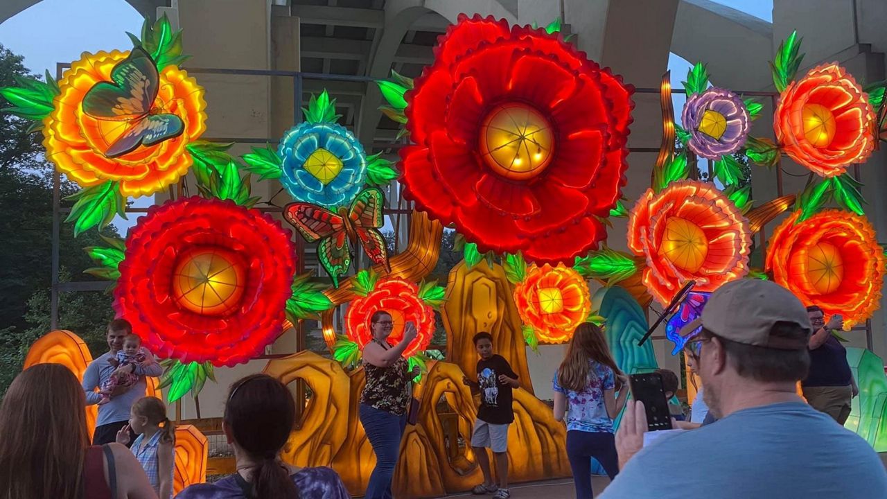 You are currently viewing Cleveland Metroparks Zoos Asian Lantern Festival returns in July